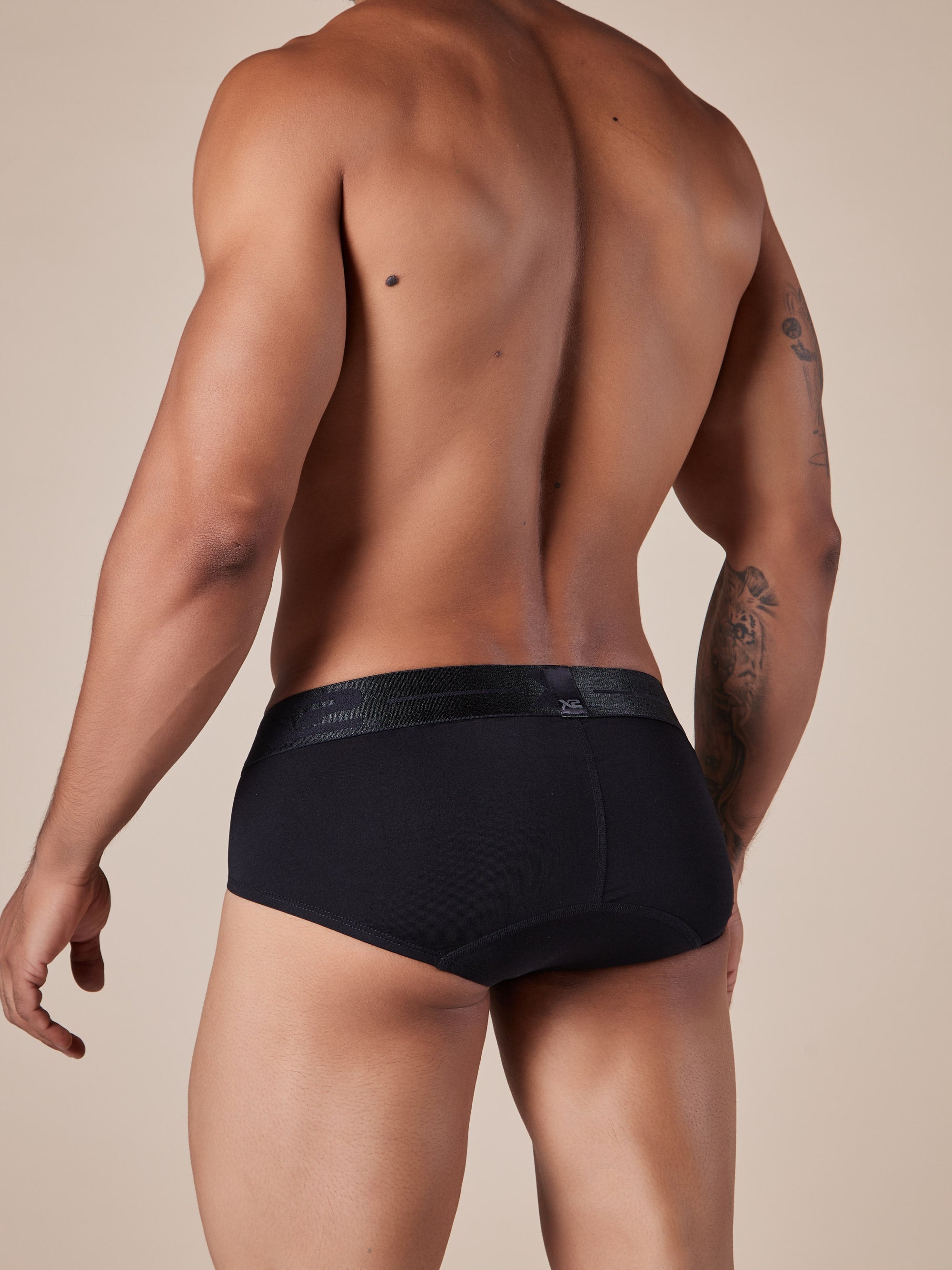 Brief Monumental Black